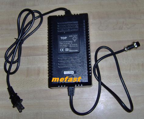 Top, Charger